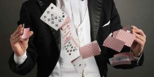 Rahasia Permainan Kartu Sulap Terbongkar!