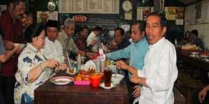 Mega dan Jokowi Santap Soto Bareng di Solo