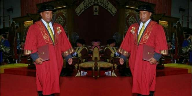 Dari Jualan Ayam Penyet, Sugeng Raih Gelar Doktor