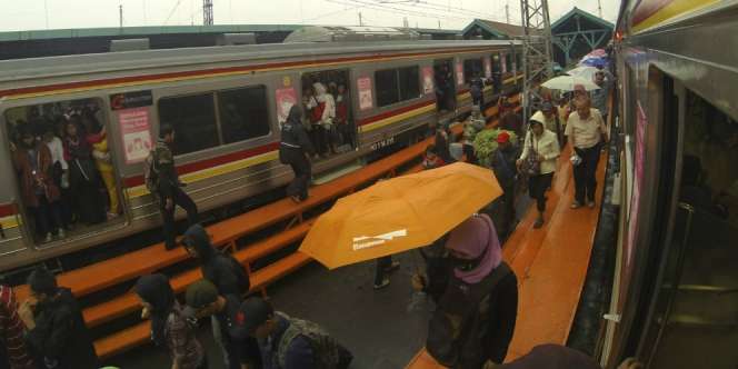 Karma! Pencari Kerja Itu Diwawancarai Orang yang Dimakinya