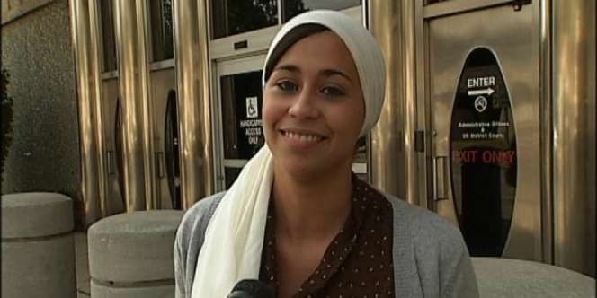 Tolak Karyawati Berhijab, Produsen Busana Diadili