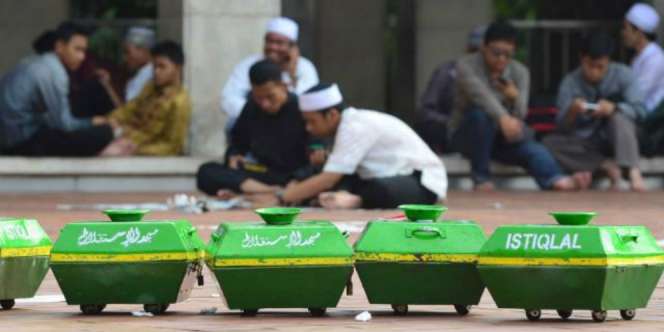 Merasa Bersalah, Pencuri Itu Kembalikan Kotak Infak
