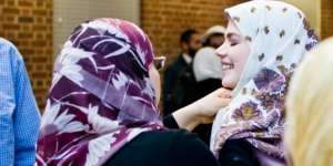 Wanita Amerika Temukan Islam Dalam Bus