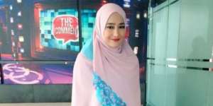 Cindy Fatika Sari Kian Cantik dengan Hijab Syar`i