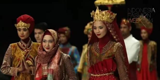 Indonesia Fashion Week 2015 Sedot Wisatawan