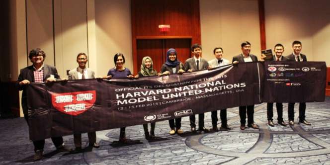 Dua Mahasiswa ITS Sabet Penghargaan Bergengsi di Harvard