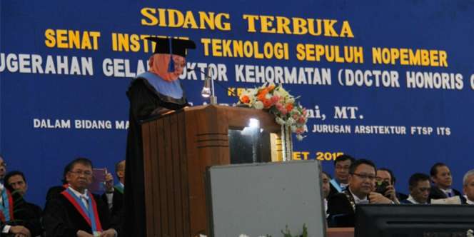 Setelah Terbaik Dunia, Risma Dapat Gelar Doktor Honoris Causa