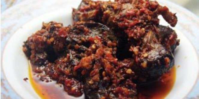 Bebek Goreng Ella Super Pedas Bikin 'Nangis' Pembeli
