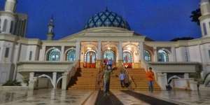 Al Bina Senayan, Masjid `Turki` Tempat Nikah Favorit Artis