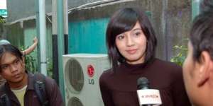 Artis Cantik Dhini Aminarti Ingin Segera Berhijab 
