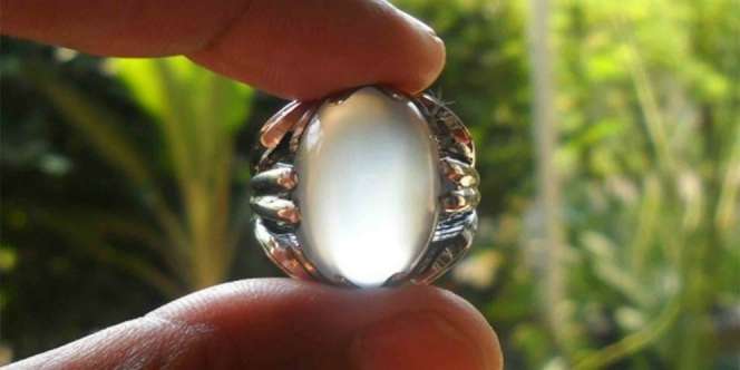 Batu-batu Permata di Muka Bumi