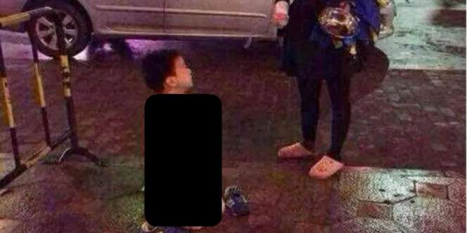 Ibu Hukum Anak Berlutut Sambil Telanjang, Disuruh Ngemis