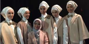 Koleksi Restu Anggraini Dari Tokyo Hingga Afrika