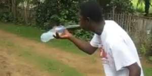 Aksi Manusia `Kran Air` Ditonton Jutaan Orang