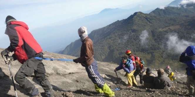 Jangan Lakukan Hal Ini Saat Mendaki Semeru