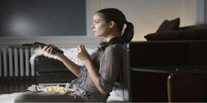 Menonton Film Sedih Picu Obesitas