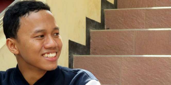 Mahasiswa Penjual Donat Keliling Itu Jadi Lulusan Terbaik