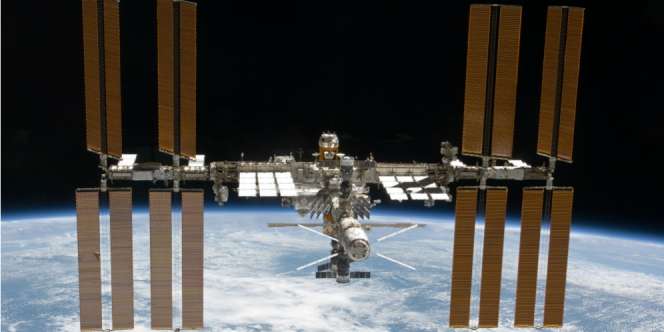 Siaran Langsung Pemandangan Langit dari Satelit NASA