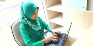 Takjub Gerakan Salat, Wanita Filipina Peluk Islam