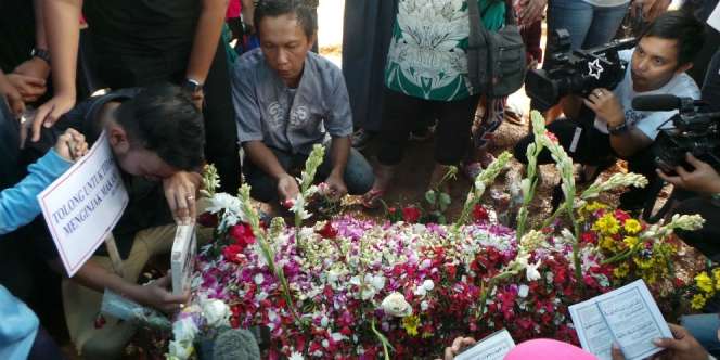 Bunga yang Tak Pernah Layu di Pusara Olga
