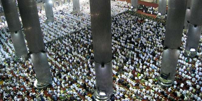 50 Tahun Lagi, Indonesia Bukan Lagi Mayoritas Muslim Dunia