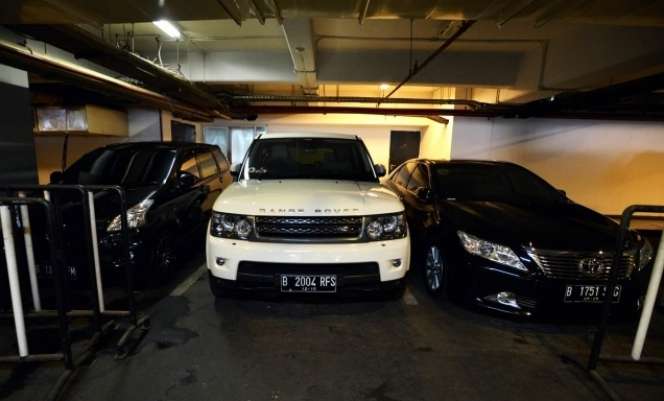 Uang Muka Mobil Pejabat Batal Naik, Jokowi Keluarkan Perpres  