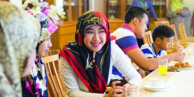 Mengenal Istri Pangeran Brunei, Qori Terbaik Dunia