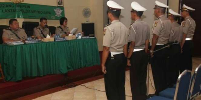 Pungli di Bundaran HI, Lima Oknum Polisi Disidang
