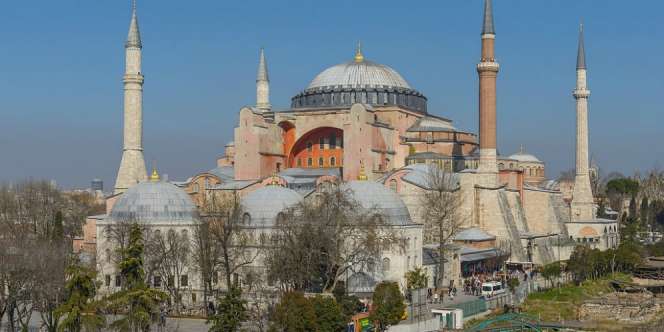 Setelah 85 Tahun, Akhirnya `Hagia Sophia` Senandungkan Alquran