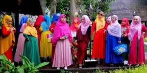 10 Manfaat Bersilaturahmi Lewat Arisan