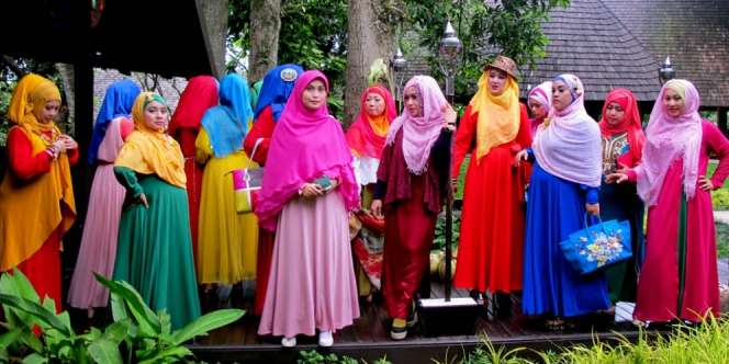 10 Manfaat Bersilaturahmi Lewat Arisan