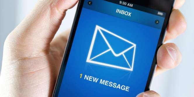 Salah Kirim SMS Cacian ke Bos, Wanita Ini Dipecat