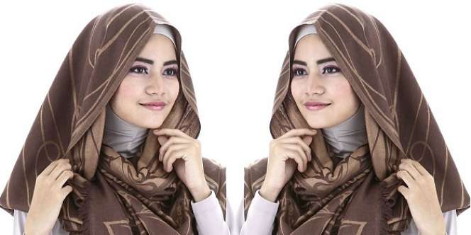 Makin Bersahaja dengan Pashmina Motif Cantik