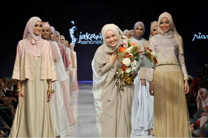 `Warna Warni Bunga` di Panggung Ultah Wardah