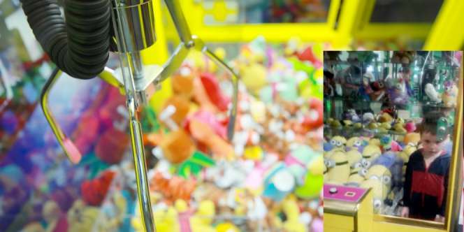 Incar Boneka, Bocah Ini Terjebak 1,5 Jam di Mesin Permainan