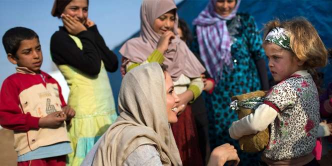 Angelina Jolie Ingin Adopsi Anak Muslim Pengungsi Suriah?