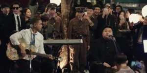 Obama dan Kim Jong-Un Duet Nyanyi di Pinggir Jalan
