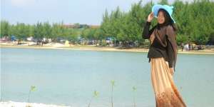 Nova Wijaya: Jilbab, Kewajiban atau `Fashion`?