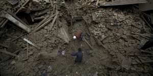 Menegangkan! Menyelamatkan Diri dari Gempa Nepal