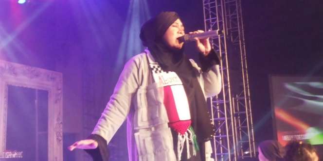 Berhijab, Jalan Perbaikan Diri Melly Goeslaw