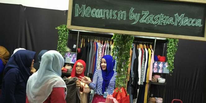 Zaskia Mecca Manjakan Pelanggan Meccanism di Hijab Fest 2015