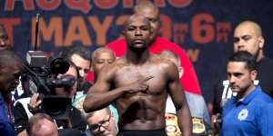 Legenda Tinju Cibir Gaya Bertarung Mayweather