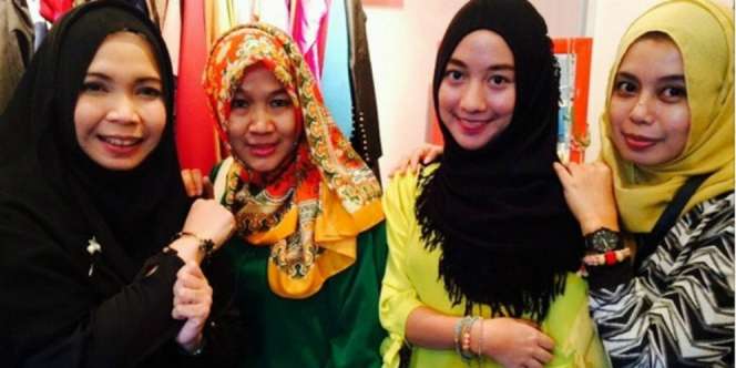 Sugarbird: Aksesori Hijab `Anti-Kue Lapis`