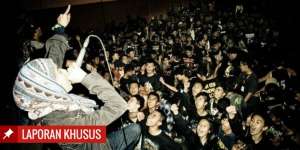 Hijaber (3): Asri Yuniar, Hijaber Vokalis Band Metal Hardcore