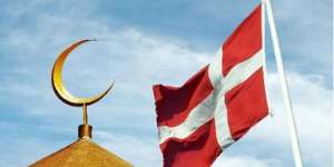 Mahasiswa Muslim di Denmark Dipaksa Makan Babi