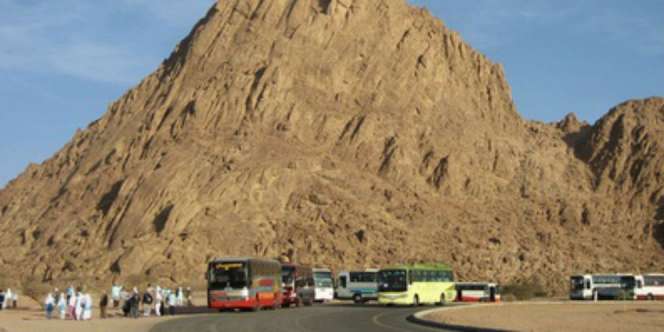 Misteri Jabal Magnet di Arab Saudi 