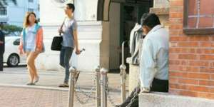 Kisah Pria Tunggui Kekasih Datang hingga 20 Tahun di Stasiun