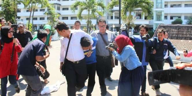 Trik Gila Joki Ujian Masuk Kampus