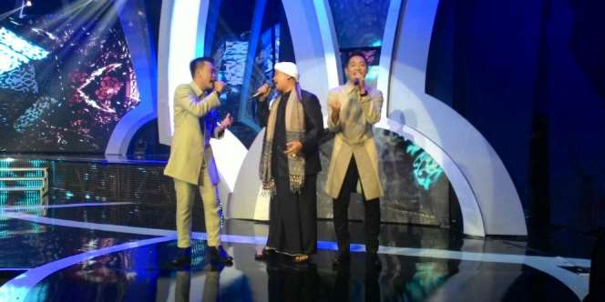 Penampilan Opick Buka Final Putri Muslimah Indonesia 2015
