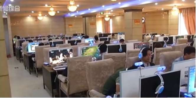 Usai Melahirkan di Toilet Warnet, Wanita Ini Lanjut Internetan